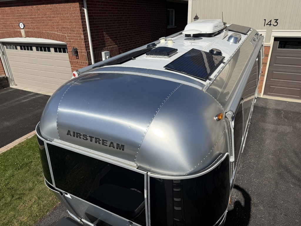 2016 Airstream Flying Cloud 25FB thumbnail 3