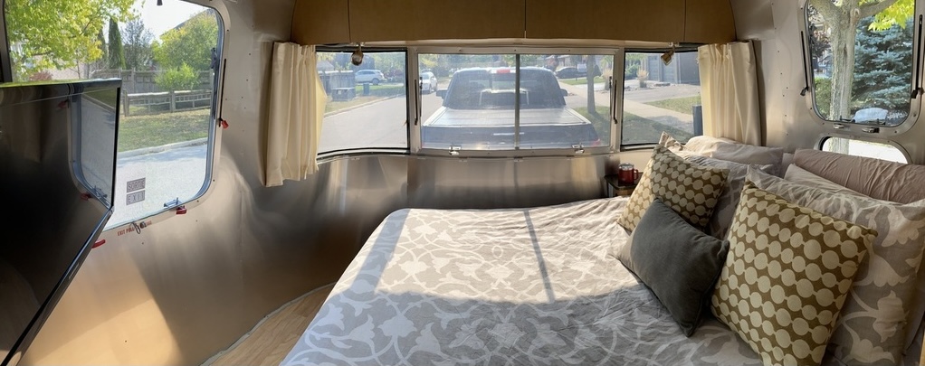 2016 Airstream Flying Cloud 25FB thumbnail 4