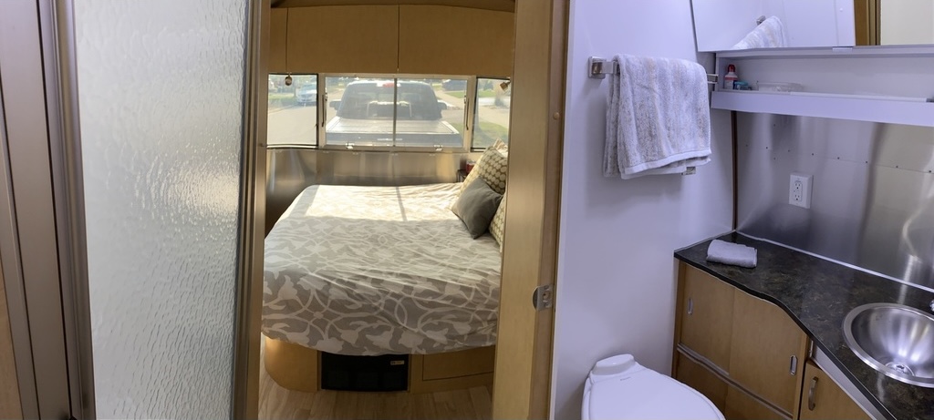 2016 Airstream Flying Cloud 25FB thumbnail 9